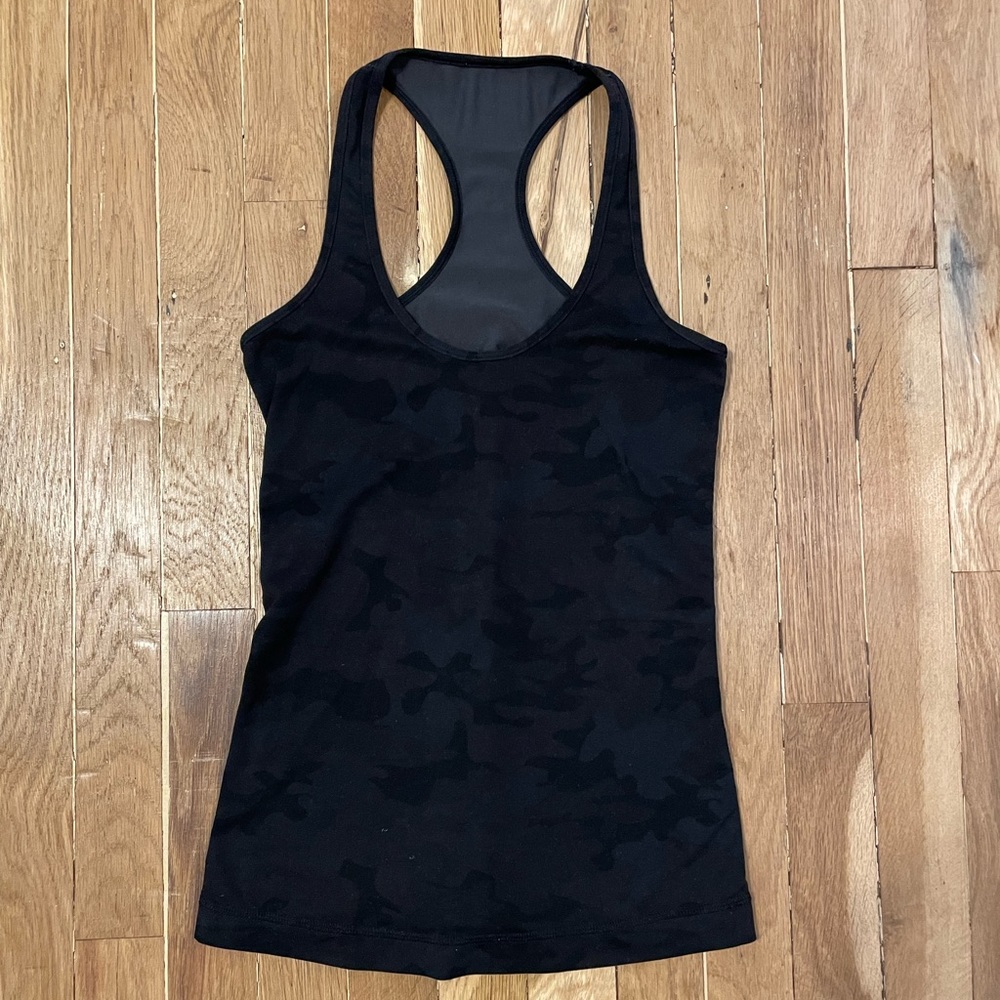 Lululemon camo print tank